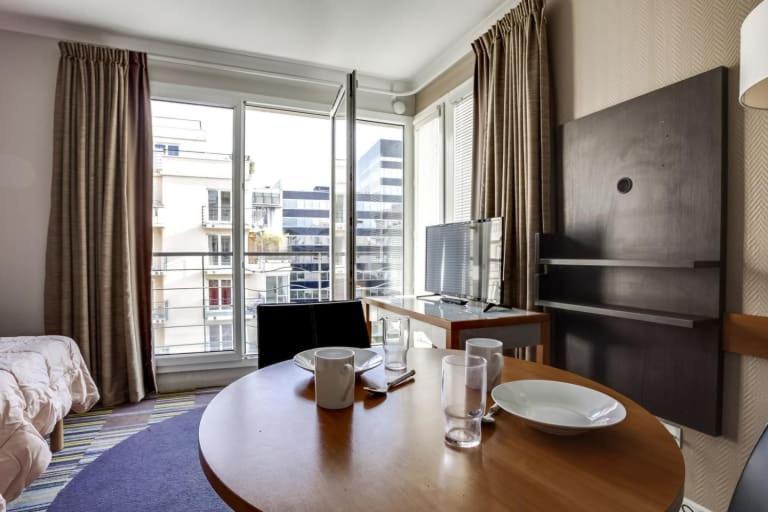 Guestready - Studio Cosy Pres Du Metro Issy-les-Moulineaux Zewnętrze zdjęcie