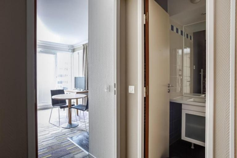 Guestready - Studio Cosy Pres Du Metro Issy-les-Moulineaux Zewnętrze zdjęcie